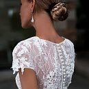 Легкое свадебное платье с кружевным лифом фото