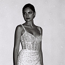 Сверкающее свадебное платье с корсетом и разрезом фото