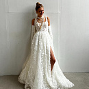 Кружевное свадебное платье с квадратным декольте фото