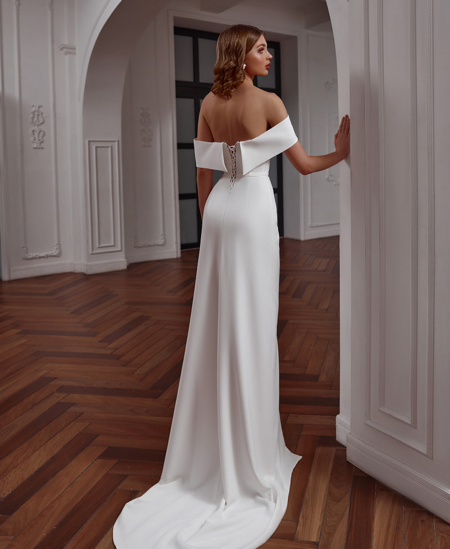 Свадебное платье русалка с разрезом в стиле минимализм фото