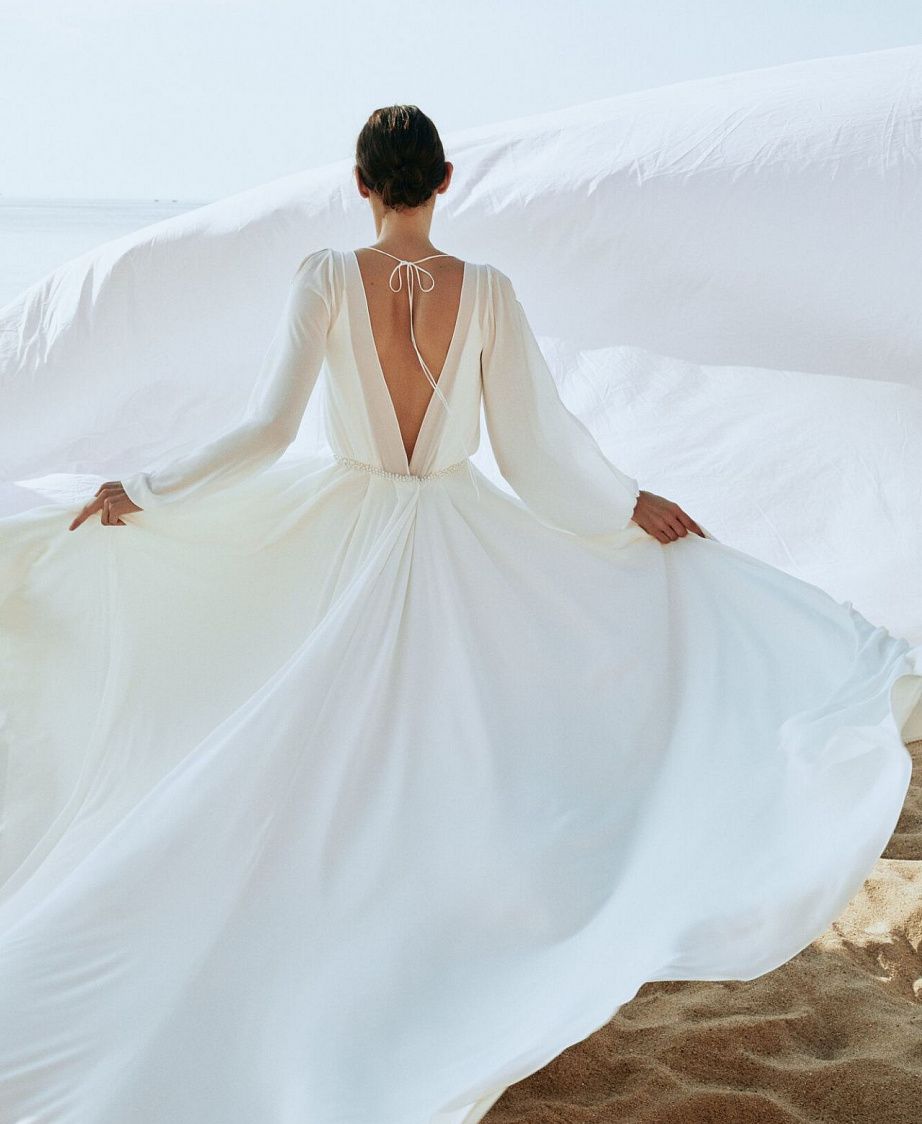 Шифоновое свадебное платье с рукавами фото
