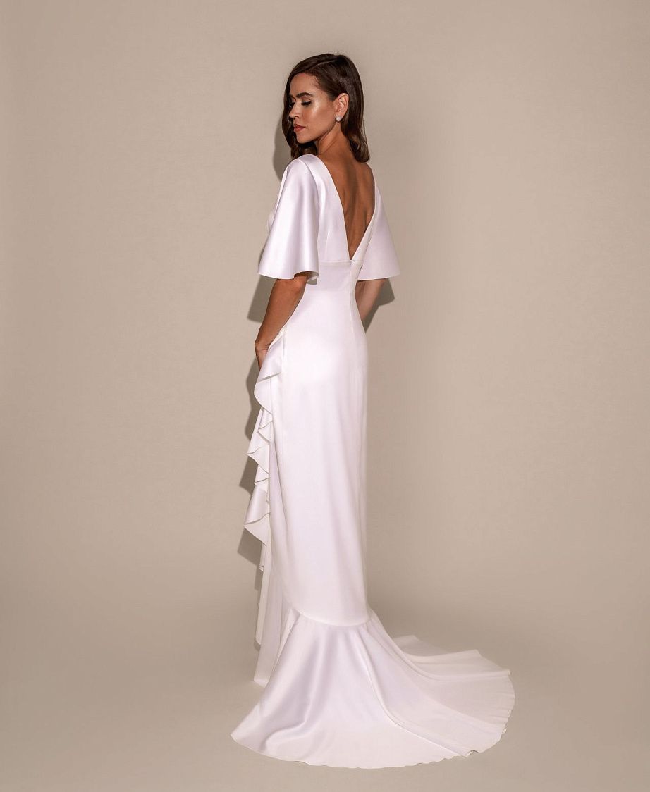 Атласное свадебное платье с v-вырезом фото