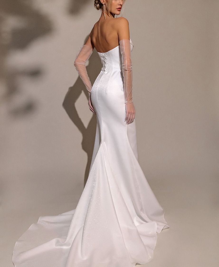 Эффектное свадебное платье в стиле минимализм фото