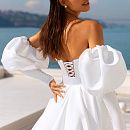 Атласное свадебное платье платье со съемными объемными рукавами фото