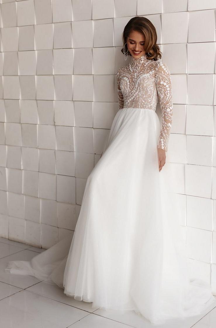 Белое свадебное платье с закрытым верхом фото