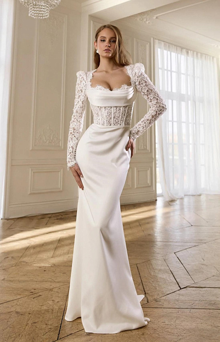 Свадебное платье с кружевным корсетом и рукавами фото