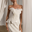 Модный свадебный комплект из ткани-гафре с декором из жемчуга фото