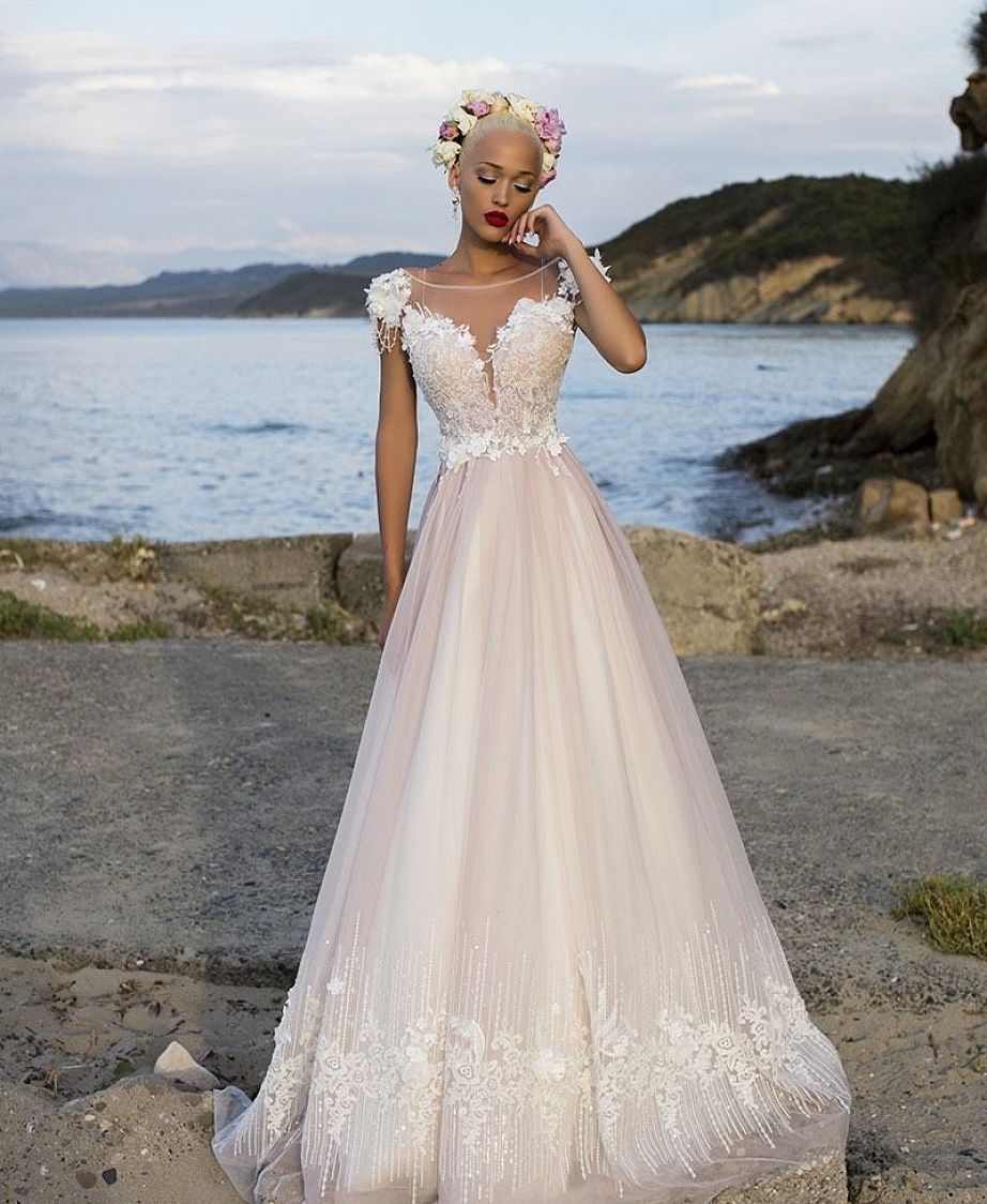Свадебное платье бохо с цветочным кружевом