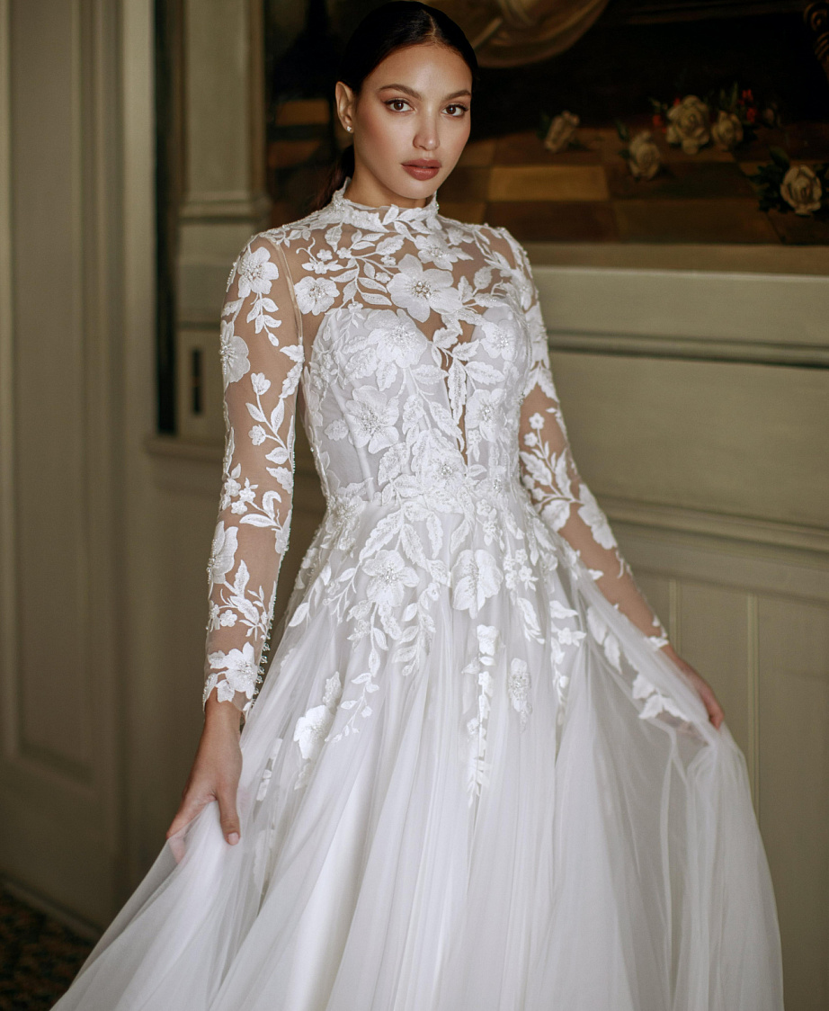 Кружевное свадебное платье с закрытым верхом фото