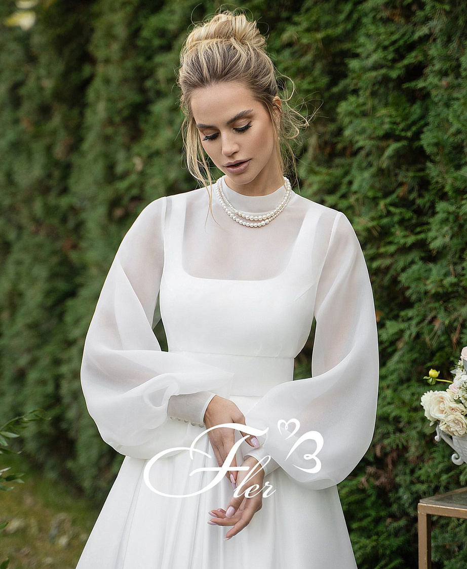 Лаконичное свадебное платье с квадратным вырезом плюс сайз фото