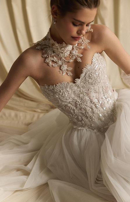 Комплект с расшитым корсетом и фатиновой юбкой фото