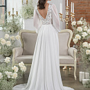 Свадебное платье из шифона с декором из цветов фото