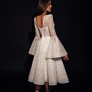 Блестящее свадебное платье с рукавами-клёш фото