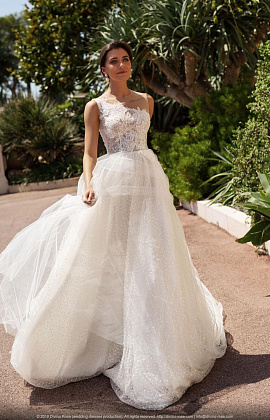 Сверкающее свадебное платье на одно плечо фото