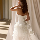 Атласный корсет с эффектной юбкой фото