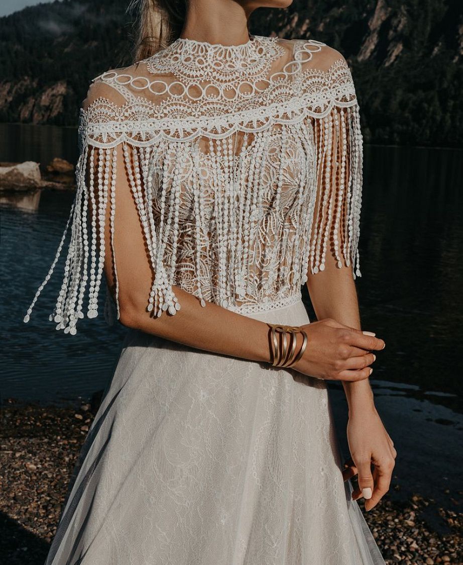 Этническое свадебное платье со съемным болеро фото