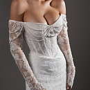 Кружевное свадебное платье русалка с декором из бус фото