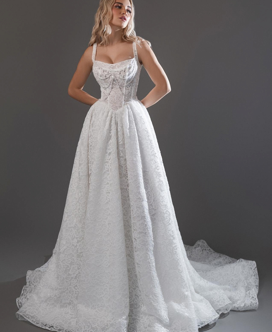 Кружевное свадебное платье с квадратным вырезом фото