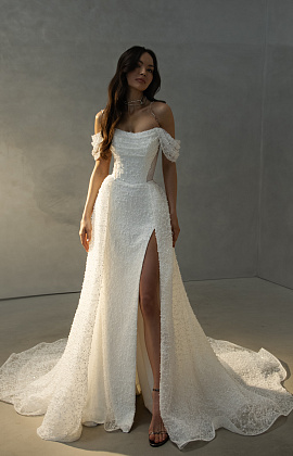 Кружевное платье-русалка с бисером и со съемным шлейфом фото