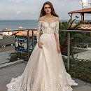 Свадебное платье с красивым шлейфом