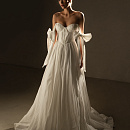 Стильное свадебное платье из тафты с декором в виде бантов фото