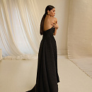 Черное вечернее платье из плиссе фото