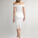 Атласное свадебное платье миди с вырезом лодочка фото