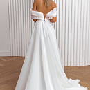 Свадебное платье из шифона с ассиметричными бретелями фото
