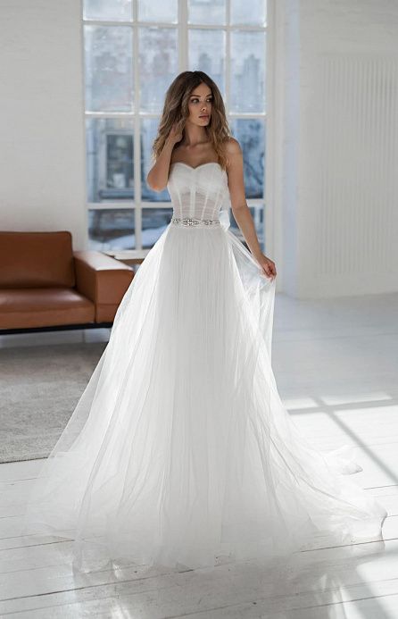 Фатиновое свадебное платье платье с открытым верхом фото