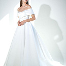 Атласное свадебное платье в стиле принцеса фото