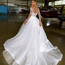 Классическое свадебное платье с шифоновой юбкой фото