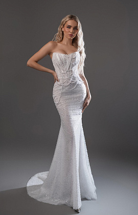 Роскошное свадебное платье русалка с декором из бус фото