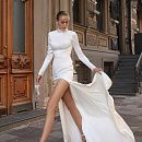 Стильное свадебное платье с разрезом от бедра фото