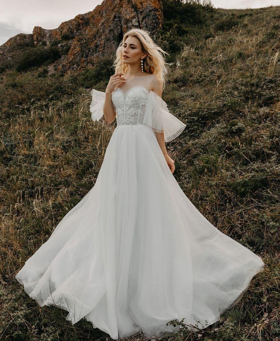 Воздушное свадебное платье со съемными рукавчиками фото