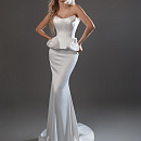 Атласный комплект c декором из дизайнерской ткани фото