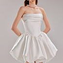 Короткое свадебное платье из микадо с пышной юбкой фото