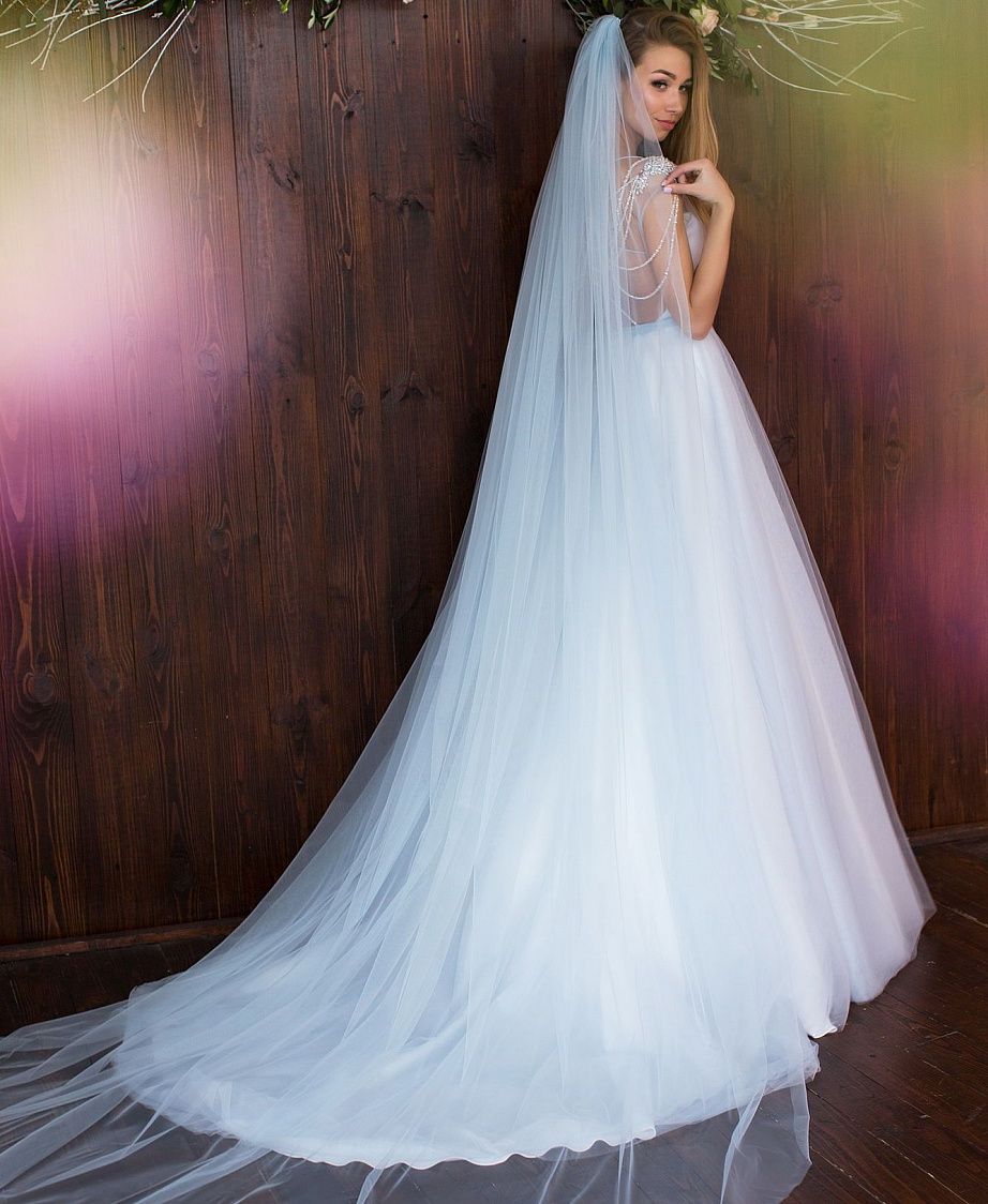 Свадебное платье светло-голубого цвета