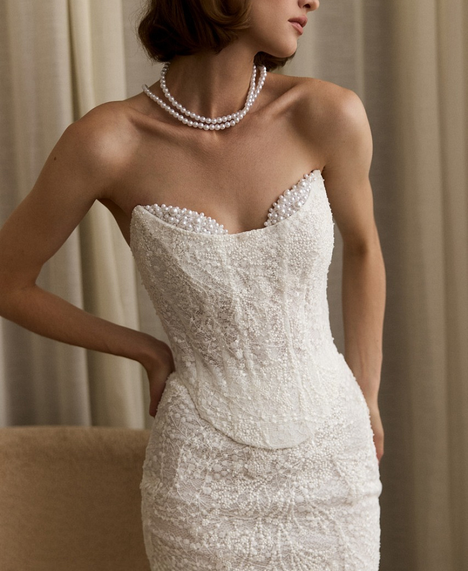 Нежный комплект с кружевным корсетом и юбкой-рыбкой фото