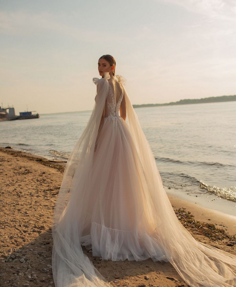 Пышное кружевное свадебное платье