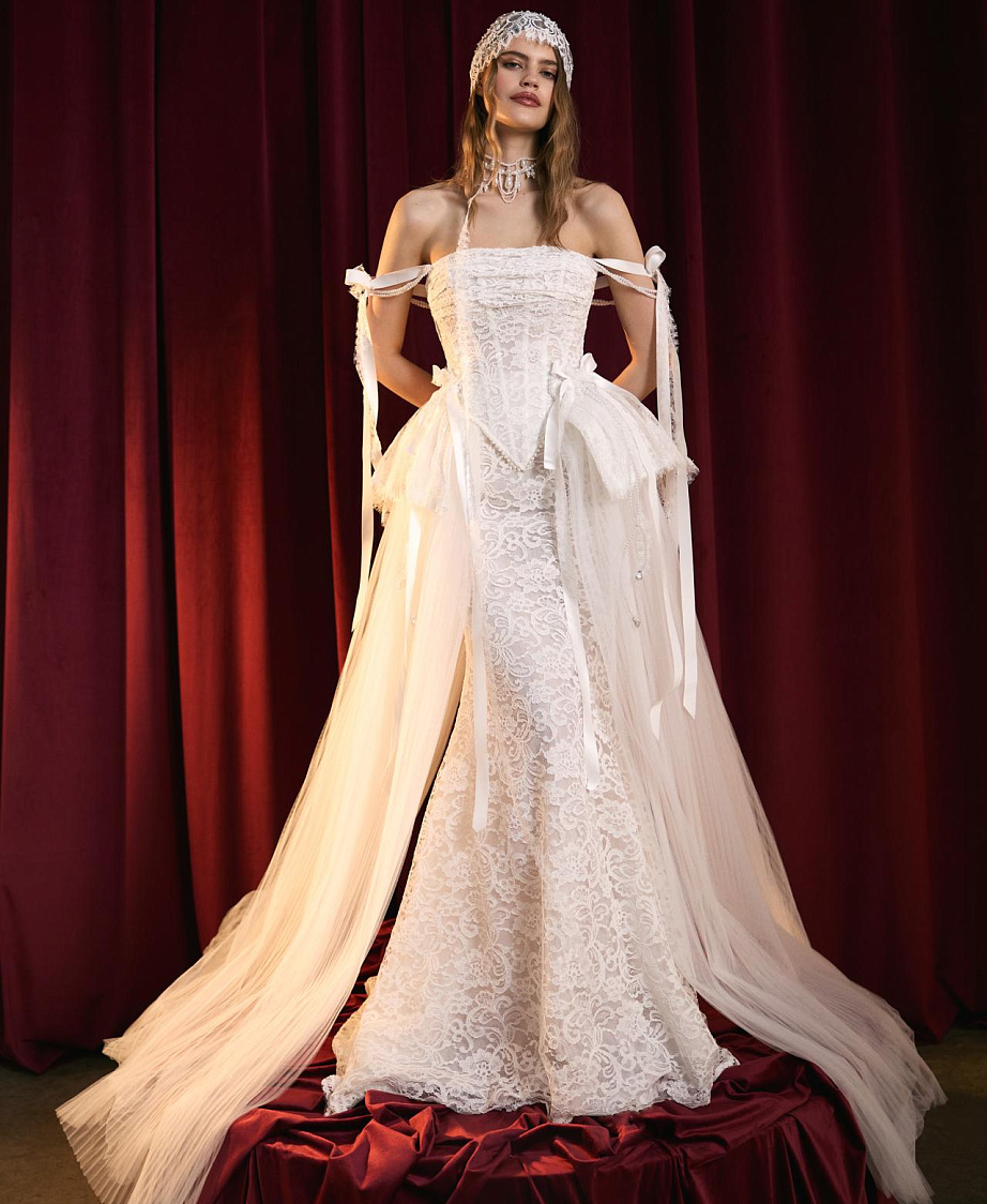 Дизайнерское кружевное платье с фатиновой юбкой фото