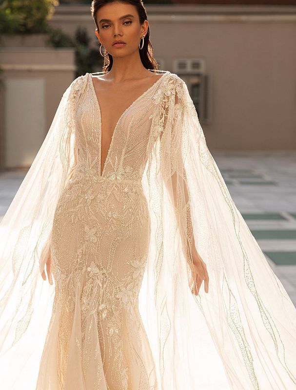 Свадебное платье с декольте: фото лучших моделей