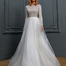 Свадебное платье с блестящим верхом и фатиновой юбкой фото