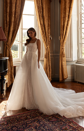 Роскошная русалка с квадратным вырезом и пышным слейфом фото