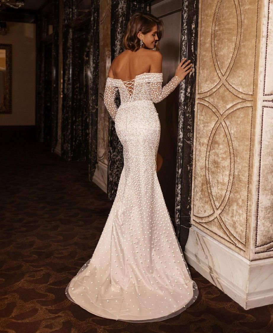 Свадебное платье русалка в светоотражающем кружеве фото