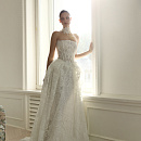 Роскошное кружевное свадебное платье с чокером фото