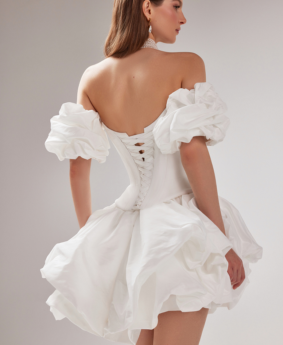 Короткий свадебный комплект с корсетом из тафты с буфами фото