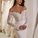 Изысканное кружевное платье со съемным шлейфом фото