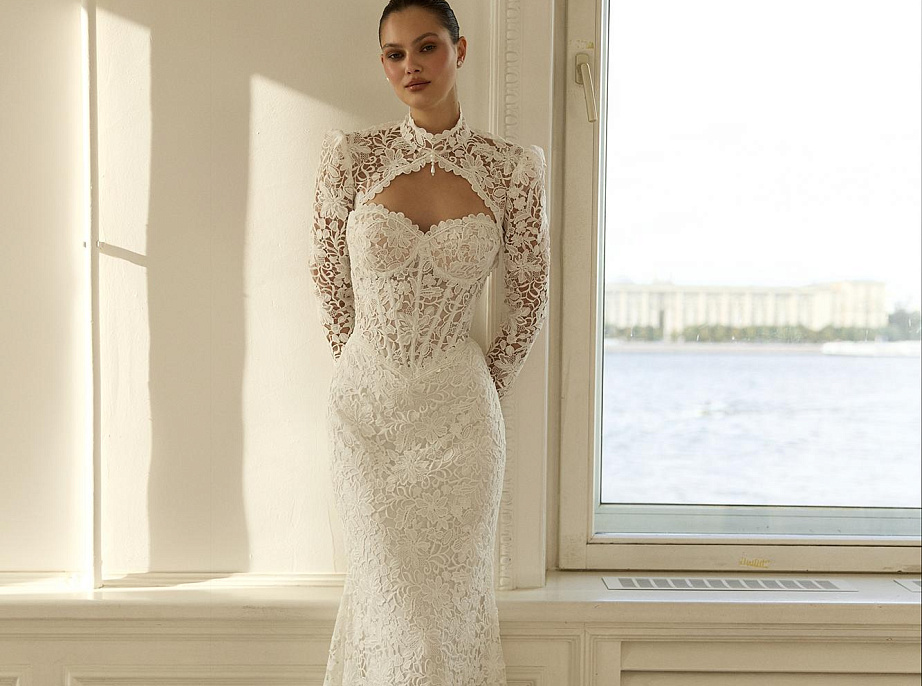 Кружевное свадебное платье со съемным болеро фото