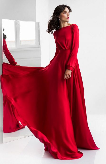 Атласное красное вечернее платье фото
