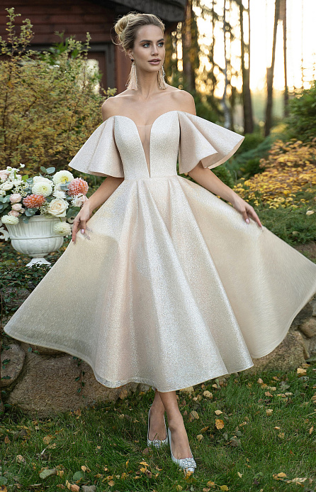 Свадебное платье миди с блеском фото